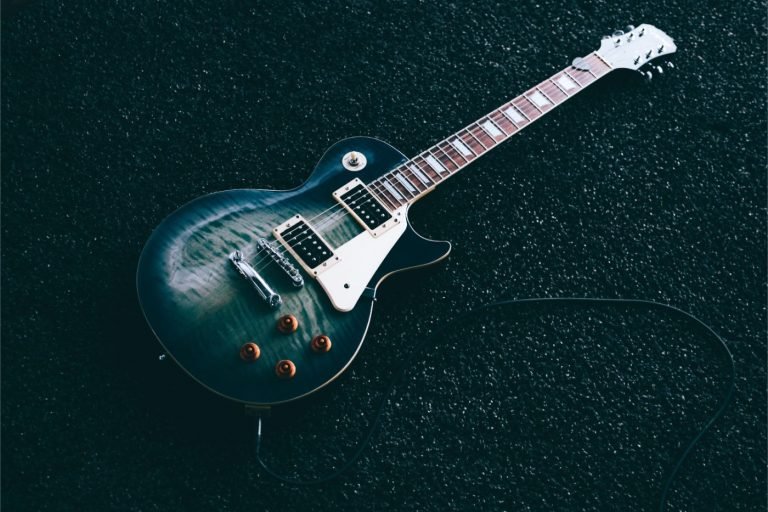 guitar1 4 768x512